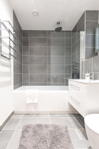 Royal White Swan Silver Service Apartments 1 Bed *