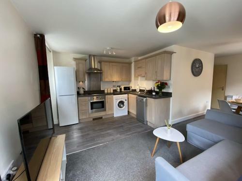 Stylish Two Bed City Apartment With Secure Parking