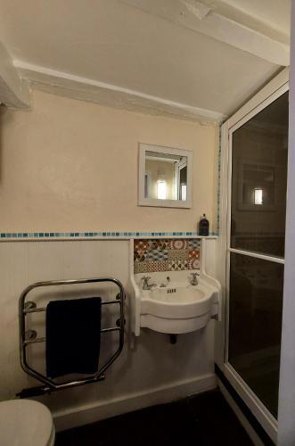 Puzzle Cottage, Quirky And Unique Cottage For 2
