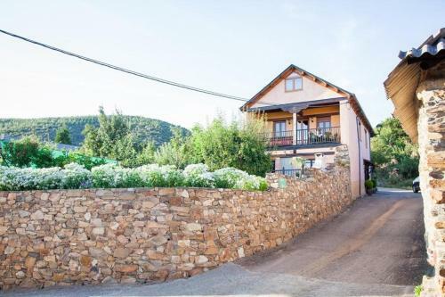 4 Bedrooms House With Wifi At Tedejo