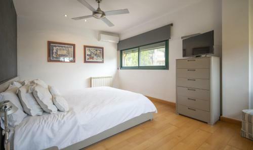Th150 Modern House In Tamarit With Private Pool