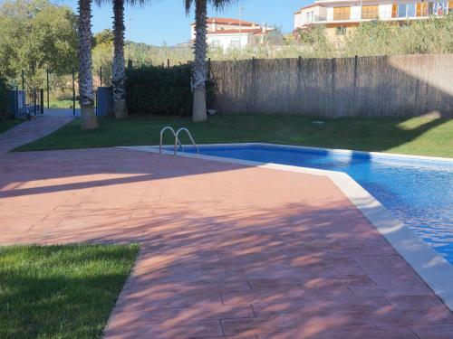Lets Holidays Apartment Pool & Parking