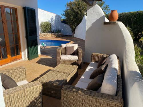 Villa Con Piscina Privada Y Gran Jard�n