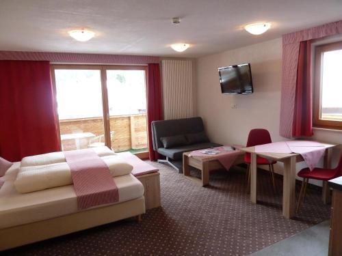 Hostal Alpina