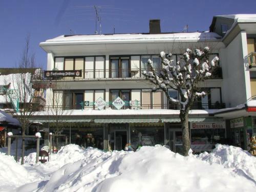 Caf� Heck Titisee Bed & Breakfast