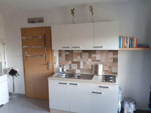 Bed & Breakfast Zum Hoambarg, Kitchen, Balcony, Bathroom