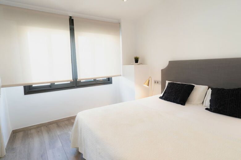 Apartamentos Azz Sevilla Torre De La Plata