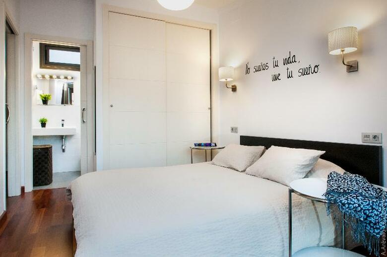 Apartamentos Azz Sevilla Torre De La Plata
