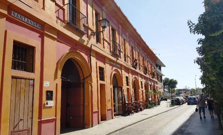Apartamentos Azz Sevilla Torre De La Plata