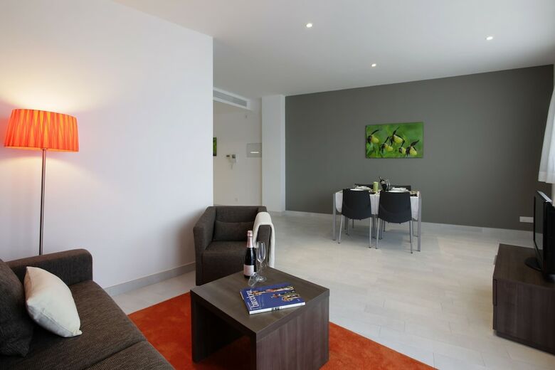 Fisa Rentals Les Corts Apartments