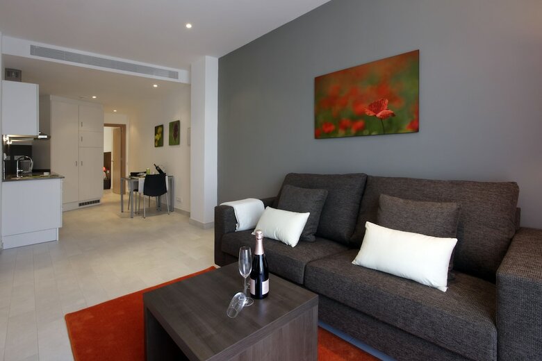 Fisa Rentals Les Corts Apartments