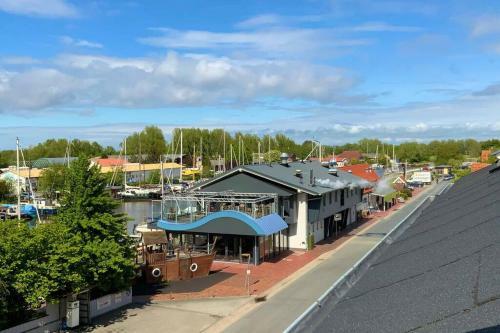 Tiny House / Ferienhaus Im Vareler Hafen