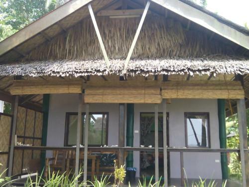 Hotel Eddie`s Beach Resort Siargao