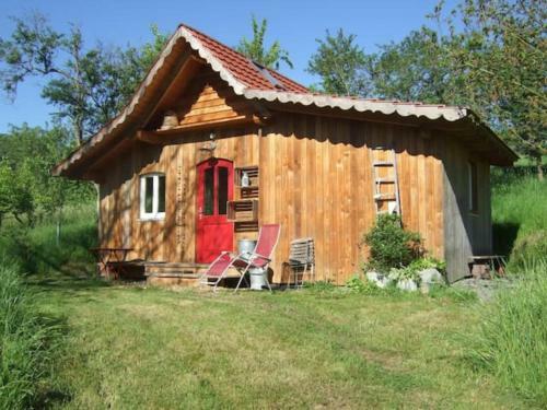 Sonniges-naturnahes-schwarzwald-ferienhaeuschen