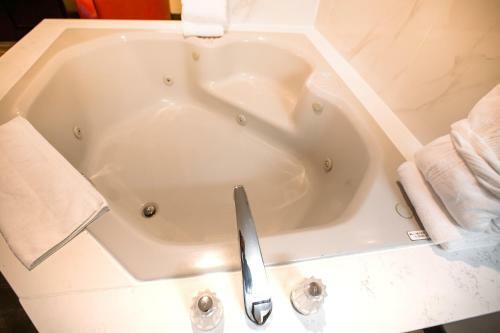 Hotel Ameristay Inn & Suites