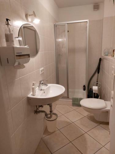 Apartment Bl�tenstadt Werder Im Souterraine