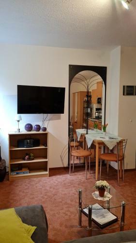 Apartment Bl�tenstadt Werder Im Souterraine
