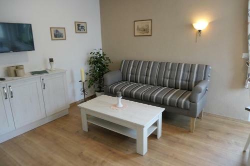 Apartamentos Fewo Hof Elbbachtal
