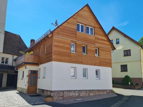 Apartamentos Ferienwohnung Zur Rh�n Tischlerei