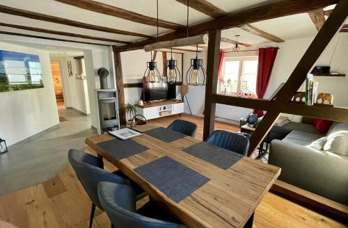 Apartamentos Ferienwohnung Zur Rh�n Tischlerei