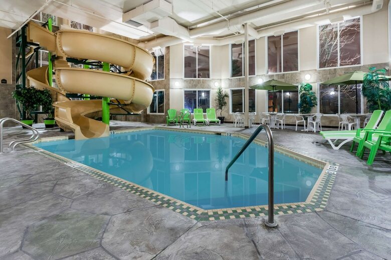 Hotel Wingate By Wyndham Calgary
