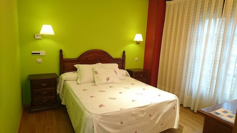 Hotel Tierra De Lobos