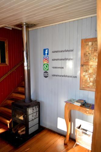 Hostel Submarino Amarillo