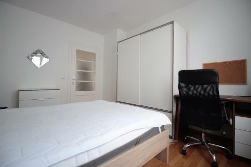 Charming 3-bedroom Apartment With Parking Lot
