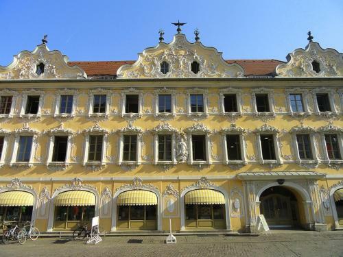 Apartments With Sunny Balcony, Near Main River