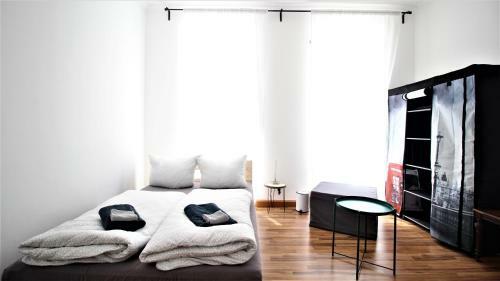 ?private Room - Heart Of Downtown With Terrace