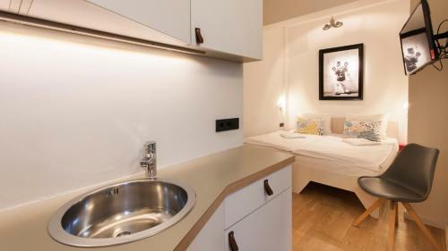 Aparthotel Room For Rent