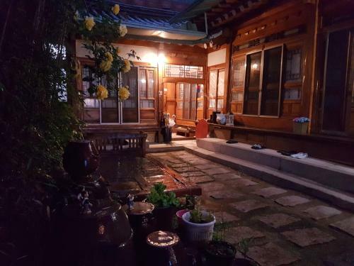 Hostal Soriwool Guesthouse