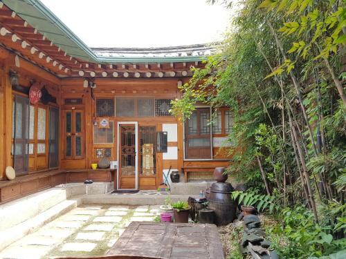 Hostal Soriwool Guesthouse