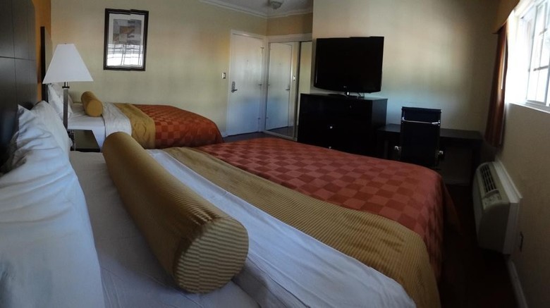 Posada Staples Center Inn
