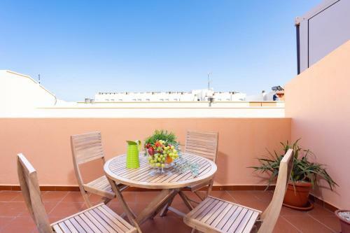 Home2book Stunning Apartment Candelaria, Terrace