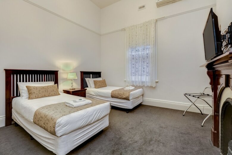 Hotel Seymours On Lydiard