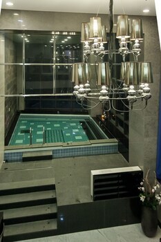 Hotel Pharos