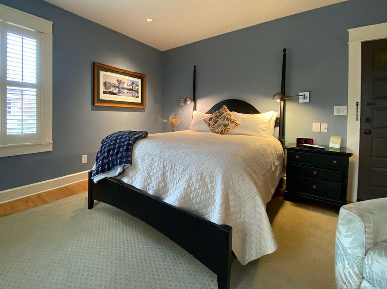 Bed & Breakfast Showers Inn