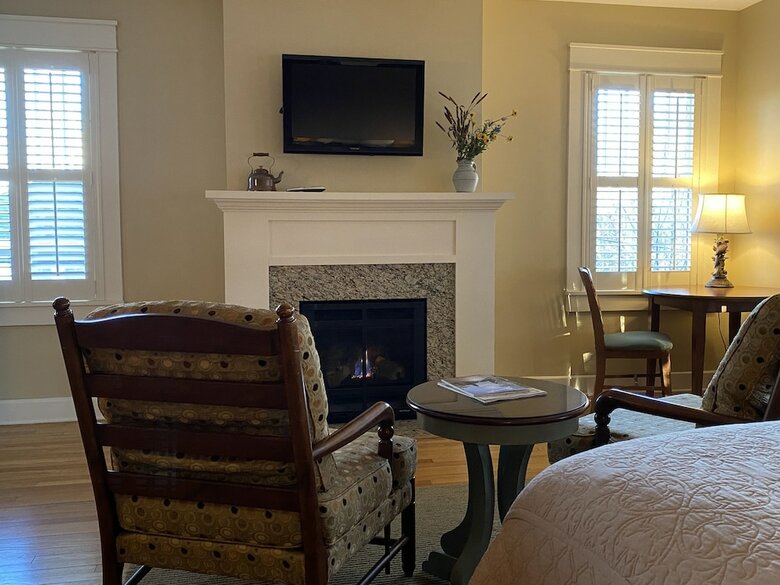 Bed & Breakfast Showers Inn