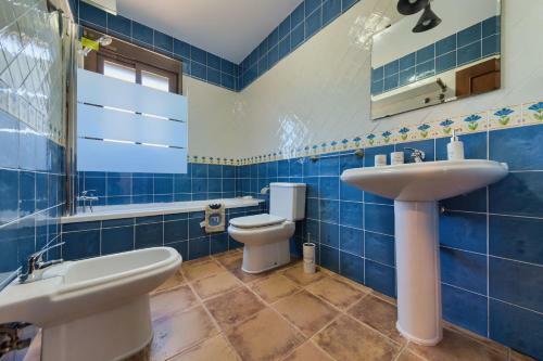 Chalet Barrosa, Santi Petri