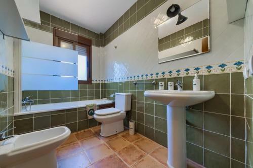 Chalet Barrosa, Santi Petri