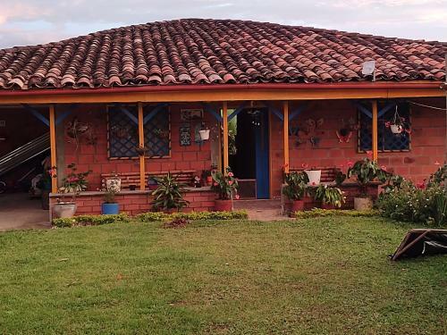 Alojamiento Completo, Zona Cafetera - Ulloa, Valle