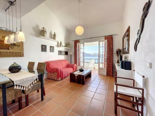 P98 - Bonito Apartamento Sobre El Mar