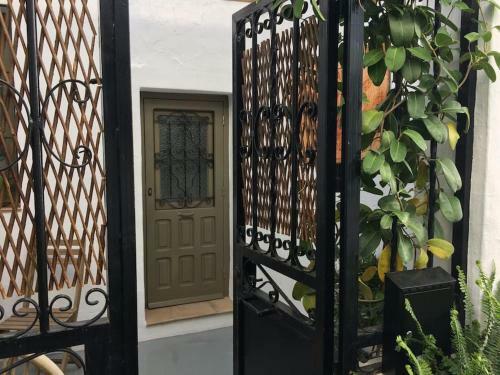 The Boxmaker's House