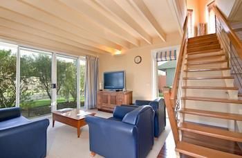 Bed & Breakfast Captains At The Bay
