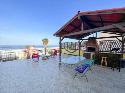 Ith Lazy Lobster Surf Hostel & Cowork