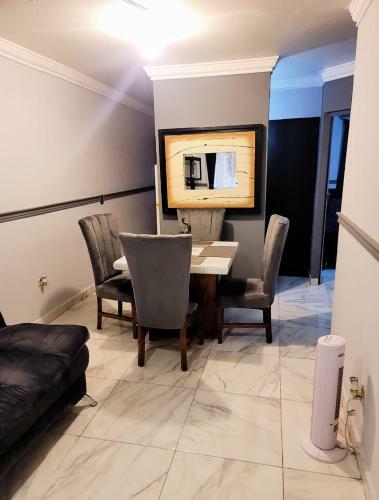Casa Hermosa Peque�a Y Moderna