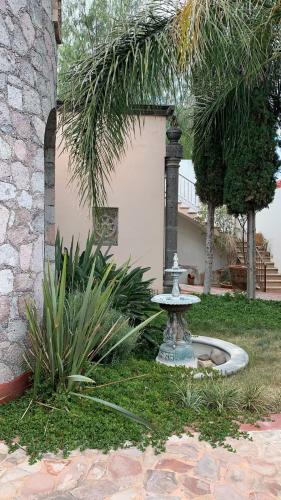 Holt - Magnificent 6br Villa In Malanquin