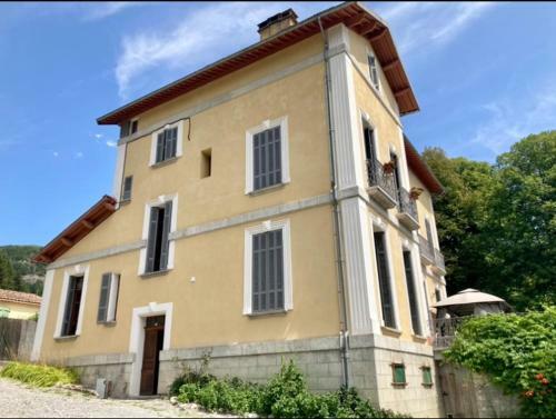 Apartamento Charmant Appartement Dans Joli Village D?annot