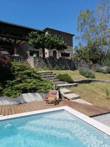Hostal L�-haut "maison D'h�tes"